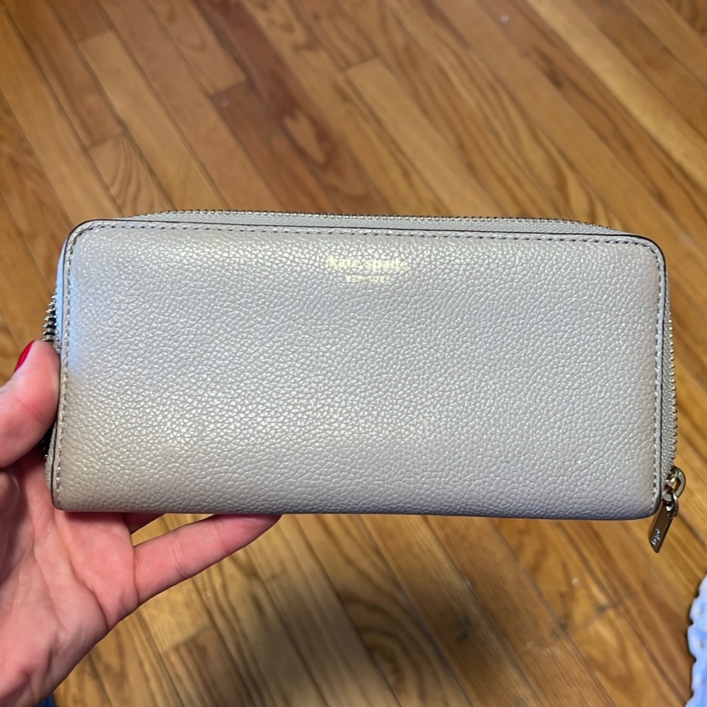 Kate Spade Zipper wallet grey